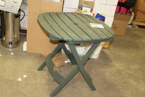 lot 710 image: Plastic Umbrella Table 30Lx28Wx29H