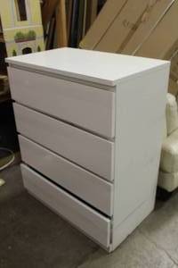 lot 783 image: Dresser 4-drawer 32Wx19Dx40H