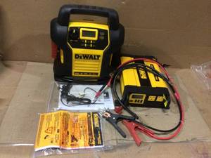 DEWALT 1400 Peak Amp Portable Car Jump Starter with Digital Compressor&nbsp&nbspCustomer Returns See Pictures