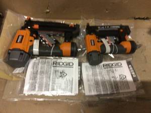RIDGID R692FBE 16Gauge 2-12 in Finish Nailer&amp18-Gauge 2-18 in. Brad Nailer, LN&nbsp&nbspCustomer Returns See Pictures