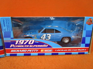 124th (2) Richard Petty 1970 Superbirds