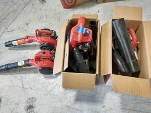 lot 36 image: 4 HOMELITE  150 MPH 400 CFM 2-Cycle Handheld Gas Leaf Blower