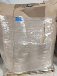 lot 74 image: PALLET OF BLINDS