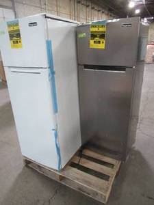 WHOLESALE MIXED PALLET OF MISCELLANEOUS APPLIANCES,  NEEDING REPAIRDAMAGED - FOR PARTS OR RESTORE