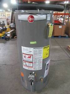 Rheem Professional Classic Plus 40 Gallon 38,000 Btu Nat. Gas Water Heater, PROG40S-38NRH62 - Dent at top and bottom.