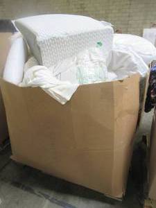 WHOLESALE MIXED PALLET OF MISCELLANEOUS BRAND NAME BEDDING AND BATH DECOR