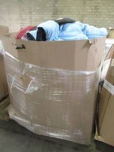 WHOLESALE MIXED PALLET OF MISCELLANEOUS BRAND NAME BEDDING AND BATH DECOR