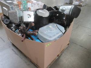WHOLESALE MIXED PALLET OF MISCELLANEOUS SMALL APPLIANCES AND COOKWARE