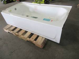 Bootz Industries Bootzcast 60 x 30 x 14 14 Tall. Left Drain Rectangular Alcove Soaking Bathtub in White 011-7101-00. Enamel Damage by Tile Flange and Wainscotthreshold..