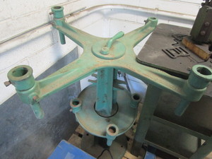 lot 106 image: HAND TOOL STAND