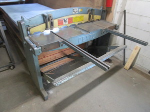 lot 110 image: PEXTO 52 METAL SHEAR