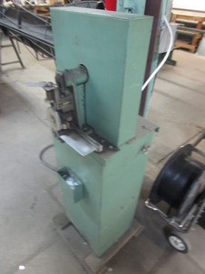 lot 123 image: RUOFF NOTCHING MACHINE