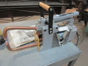 lot 124 image: CHICAGO HAND HELD SPOT WELDING MACHINE