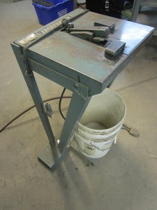 lot 131 image: LOCKFORMER SINGLE HEAD PNEUMATIC NOTCHER