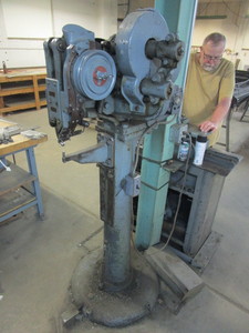 lot 140 image: SELF PIERCING RIVET MACHINE