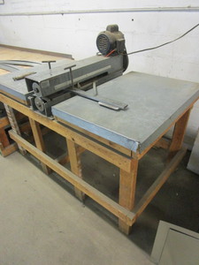 lot 145 image: METAL SLITTING MACHINE WITH TABLE
