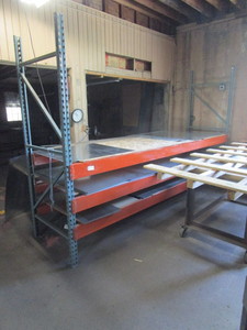 lot 158 image: PALLET RACKING