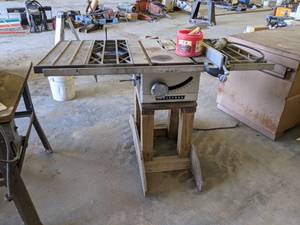 lot 13 image: Craftsman Table Saw