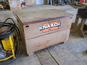 lot 15 image: Knaack Job Box - 48 x 30 x 33 High