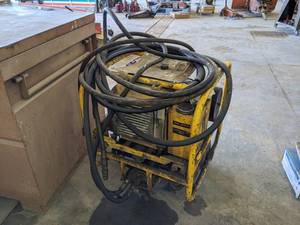 lot 16 image: Wacker Hydraulic Pump w Kohler 16HP Motor
