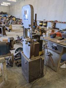 lot 18 image: Jet Wood  Metal Bandsaw - 1HP 1 Phase 115230V