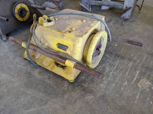 lot 27 image: OSTER 110V Pipe Threader