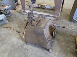 lot 28 image: OSTER 110V Pipe Threader