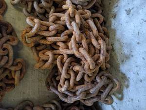 lot 40 image: 38 Log Chain