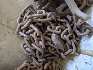 lot 42 image: 38 Log Chain