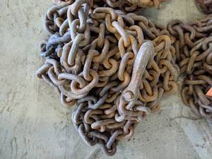 lot 45 image: 38 Log Chain