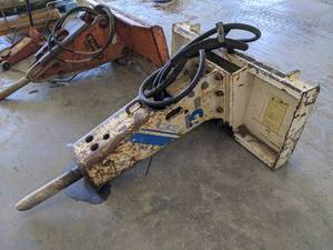 lot 2 image: Kent Model KF-6 Hydraulic Hammer  Breaker w Skidloader Attach