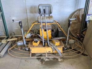 lot 7 image: Dynapac Ride On Power Trowel - (2) 48 Blades