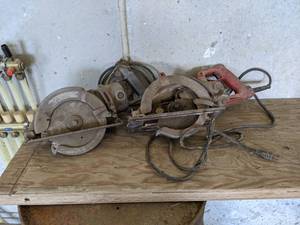 lot 77 image: Milwaukee and Skilsaw Worm Drive Saws (Both Need Work)