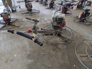 lot 83 image: MQ Whiteman 48 Model HD-48 Power Trowel - Honda 11 HP GX340 Engine