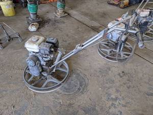 lot 92 image: Bartell Model B624 24 Power Trowel w Honda GX120 4.0HP Engine