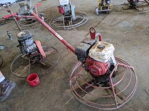 lot 97 image: Allen Razorback Walker 36 Power Trowel w Honda GX240 8.0 HP Engine