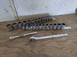 lot 107 image: MAC Tools 38 Drive Metric and Standard Socket Sets 14 to 1 & 9mm to 19mm