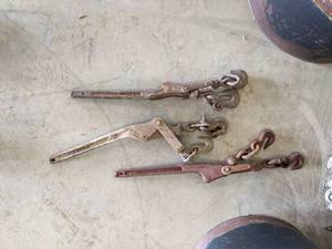 lot 111 image: Set of (3) 38 Chain Binders