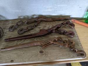 lot 110 image: Set of (3) 38 Chain Binders