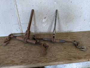 lot 108 image: Pair of 38 Ratcheting Chain Binders