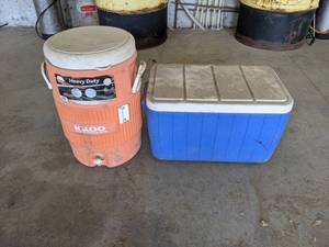 lot 117 image: Chest Cooler and Water Jug