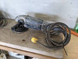 lot 122 image: 7 AEG Angle Grinder - Tested and works.