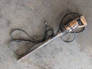 lot 144 image: Concrete Vibrator 110V - Tested and works