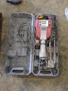 lot 214 image: Chicago Electric 120V Demolition Hammer - Tested and Powers On