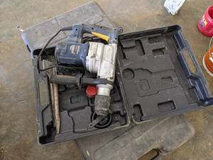 lot 217 image: Chicago Electric Rotary Hammer Drill 1-916 SDS  Max Type - Tested and works.