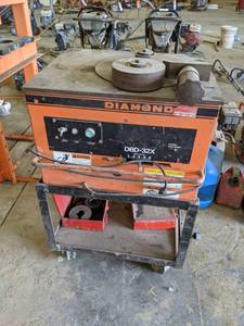 lot 240 image: Diamond Model DBD-32X Portable Rebar Bender - Tested and works.