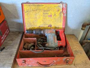 lot 257 image: Hilti TE17 Hammer Drill (Tested and Powers On)