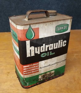 Farm-Oyl Hydraulic Oil Can