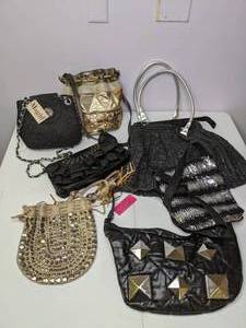 lot 176 image: Lot of (7) Evening Purses Blacks and Golds