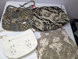 lot 178 image: Lot of (4) Handbags Floral and White